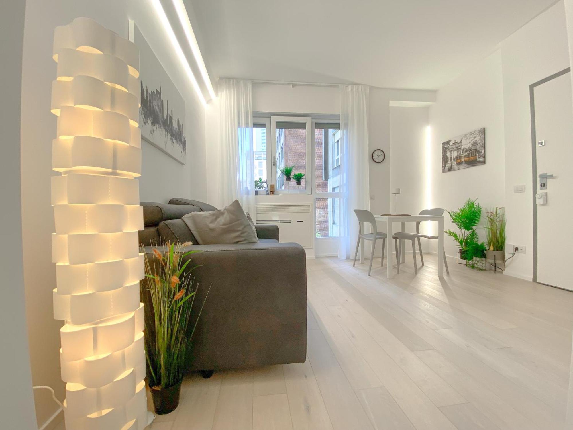 Cardano - 5 Min From Station Apartment
