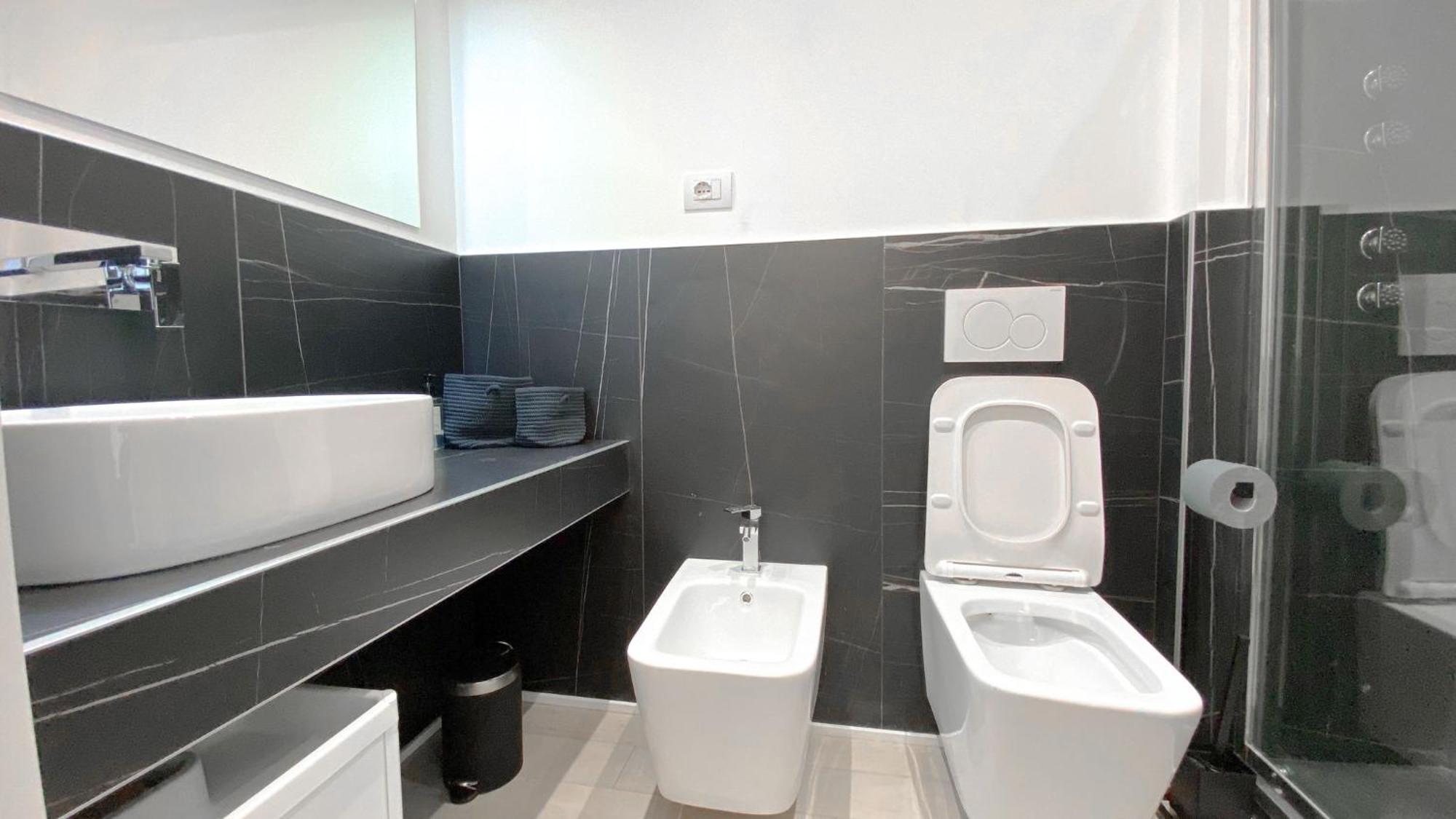 Cardano - 5 Min From Station Appartamento